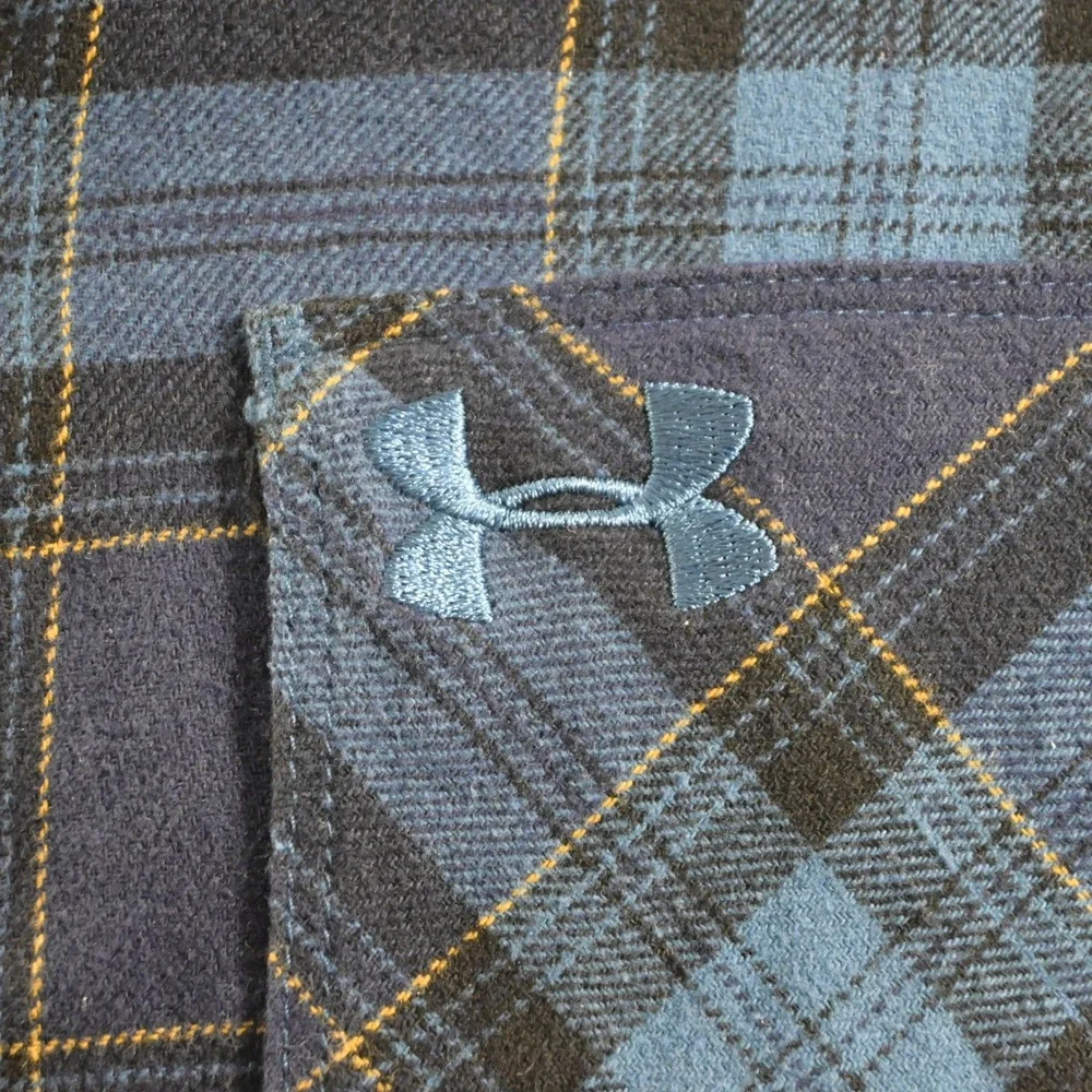 Under Armour Flannel Button Up Mens Medium Loose Blue Plaid ColdGear Pocket